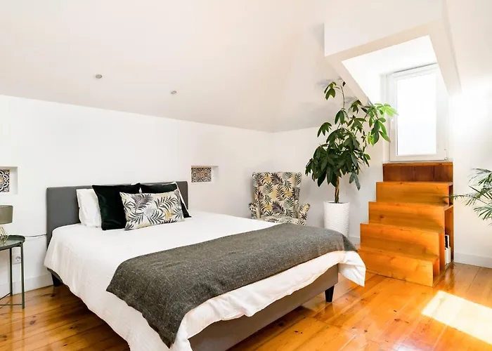 Downtown Duplex Apartment *